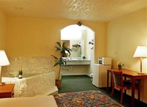 фото отеля Americas Best Value Inn & Suites - Waller/Houston