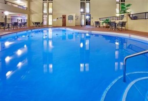 фото отеля Holiday Inn Turnpike Morgantown