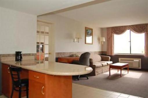 фото отеля Econo Lodge Inn & Suites Augusta (Maine)