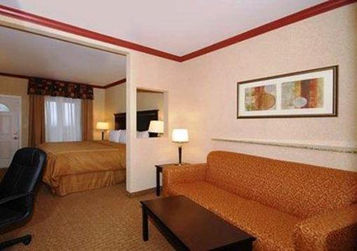 фото отеля Comfort Suites Central