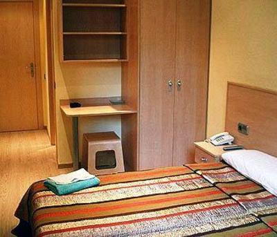 фото отеля Hostal Ciudad Condal Barcelona