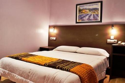 фото отеля Hostal Ciudad Condal Barcelona