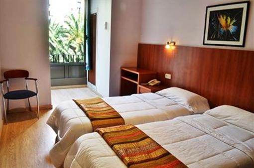фото отеля Hostal Ciudad Condal Barcelona