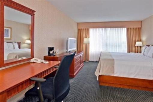 фото отеля Holiday Inn Montreal Midtown