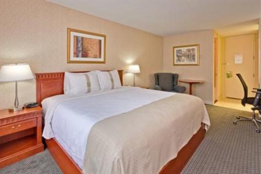 фото отеля Holiday Inn Montreal Midtown