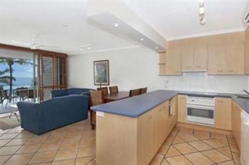 фото отеля Fairshore Beachfront Apartments Noosa
