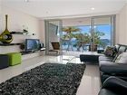 фото отеля Fairshore Beachfront Apartments Noosa