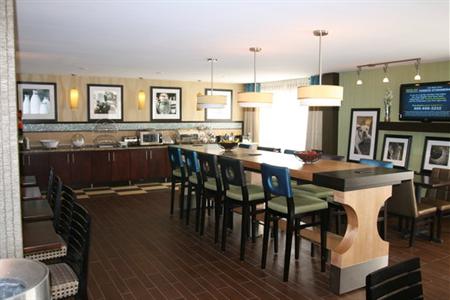 фото отеля Hampton Inn Columbia Airport