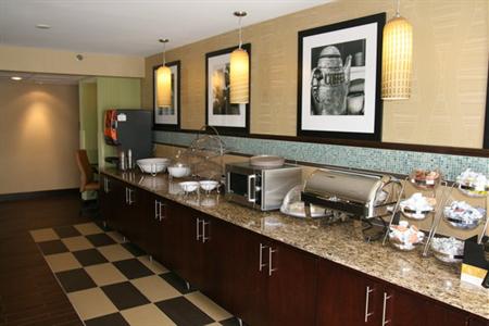 фото отеля Hampton Inn Columbia Airport