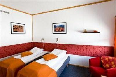 фото отеля Tjeldsundbrua Kro & Hotell Skanland