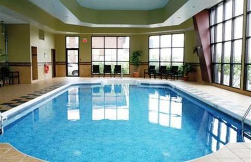 фото отеля Holiday Inn Express St. Jean sur Richelieu