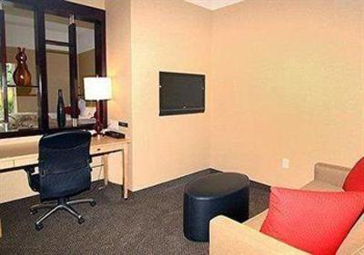 фото отеля Cambria Suites Traverse City