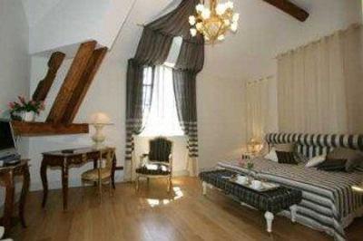 фото отеля Le Pavillon Du Chateau Hotel Garrevaques