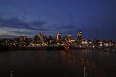 фото отеля Embassy Suites Hotel Cincinnati - Rivercenter / Covington