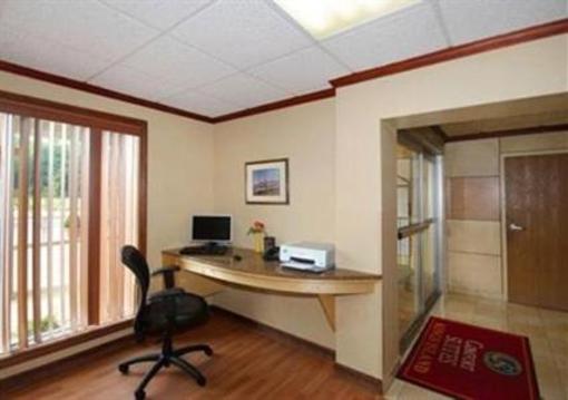 фото отеля Comfort Suites- Kings Island