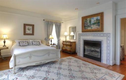 фото отеля Church Point Manor Bed and Breakfast
