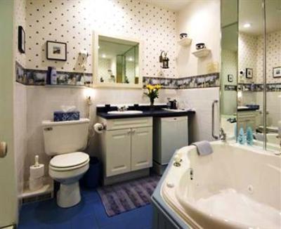 фото отеля Little Lake Inn B&B