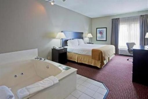 фото отеля Holiday Inn Express Fort Wayne-East (New Haven)