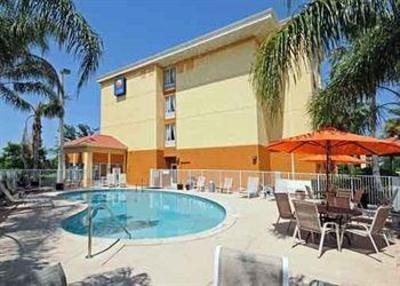 фото отеля Comfort Inn & Suites North Orlando / Sanford