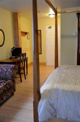 фото отеля Timber House Country Inn & Resort