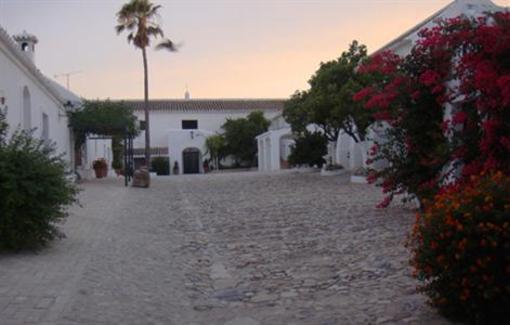 фото отеля Alguaciles Bajos Farmhouse Utrera