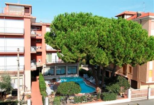 фото отеля Kristall Hotel Diano Marina