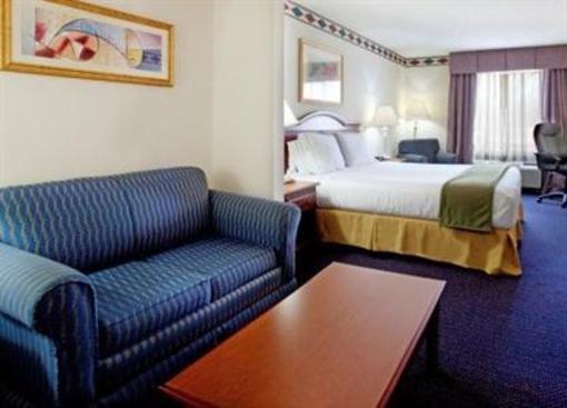 фото отеля Holiday Inn Express Hotel & Suites Mebane