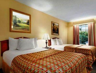 фото отеля Baymont Inn & Suites Tullahoma
