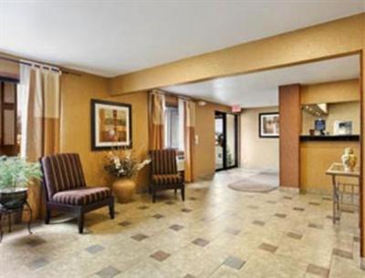 фото отеля Days Inn & Suites Waterloo