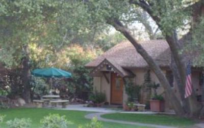 фото отеля Sequoia River Dance Bed and Breakfast