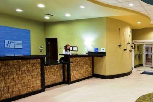 фото отеля Holiday Inn Express Hotel & Suites Waycross