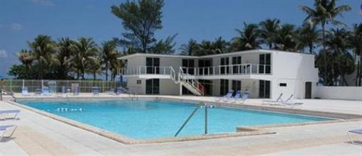 фото отеля Deluxe Suites at Castle Beach Miami Beach