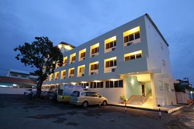фото отеля Riverside Hotel Krabi