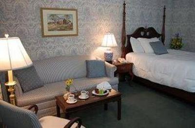 фото отеля Avon Old Farms Hotel
