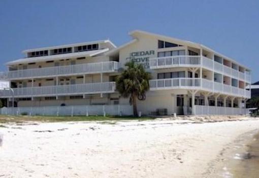 фото отеля Cedar Cove Beach & Yacht Club