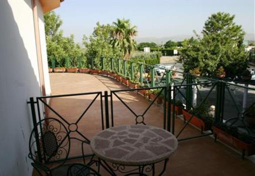 фото отеля Hotel Mitra Cabra