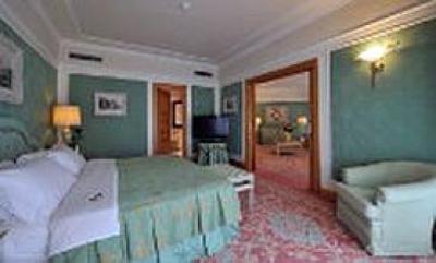 фото отеля Royal Hotel Carlton