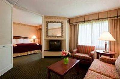 фото отеля Doubletree Guest Suites Cincinnati Sharonville