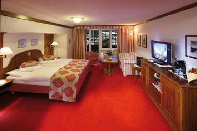 фото отеля Hotel Sonne Zermatt