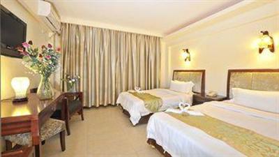 фото отеля Golden Phoenix Hotel