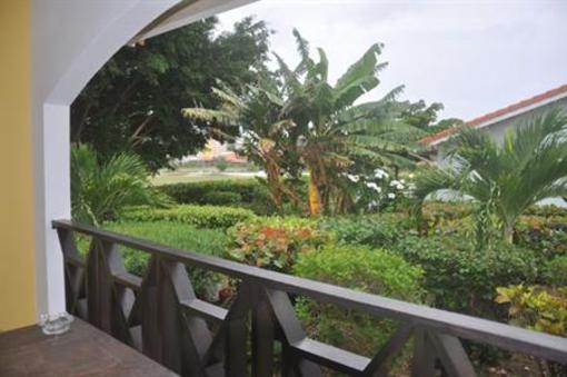 фото отеля Sunny Curacao Blue Bay Lodges