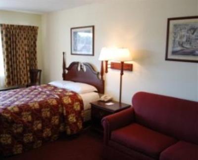 фото отеля Royal Clipper Inn and Suites