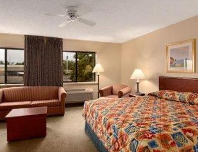 фото отеля Baymont Inn & Suites Tulsa