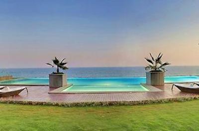 фото отеля Novotel Varun Beach Vishakhapatnam