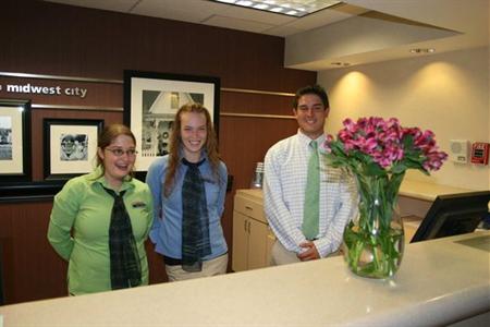 фото отеля Hampton Inn I-40 E (Tinker Air Force Base)