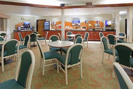 фото отеля Holiday Inn Express Colorado Springs Airport