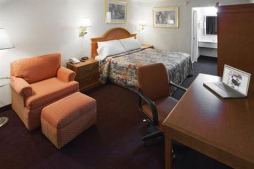 фото отеля Americas Best Value Inn Nashville South