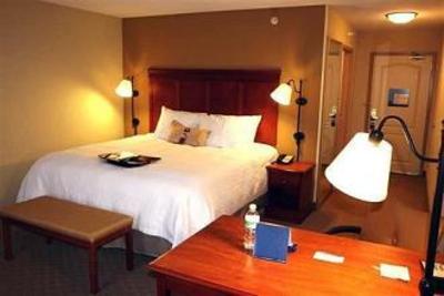 фото отеля Hampton Inn & Suites Cedar Rapids - North