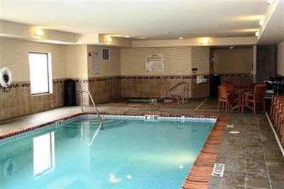 фото отеля Hampton Inn & Suites Cedar Rapids - North