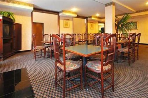 фото отеля Comfort Suites Sherman